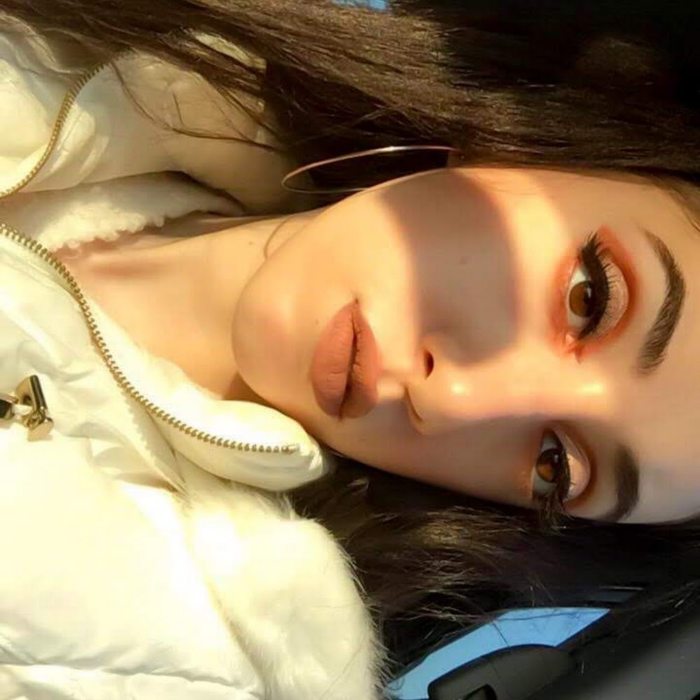 Meet your Posher, Nazely